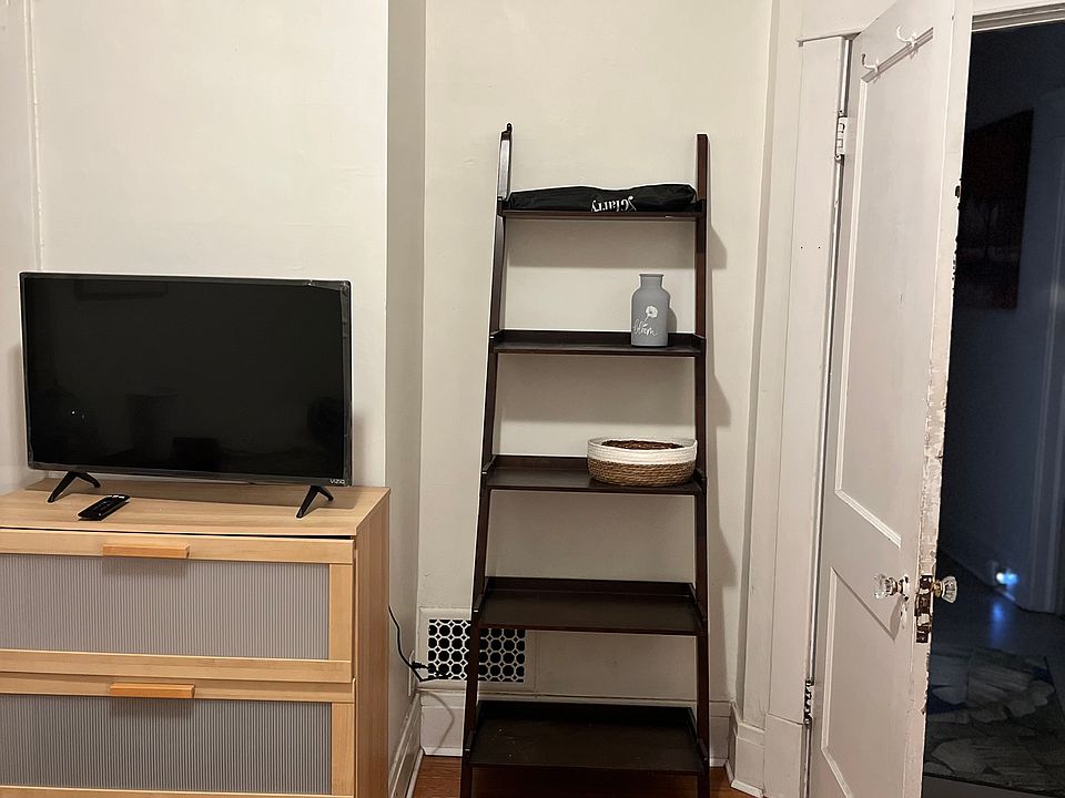 1st image of 400 W Utica St #2