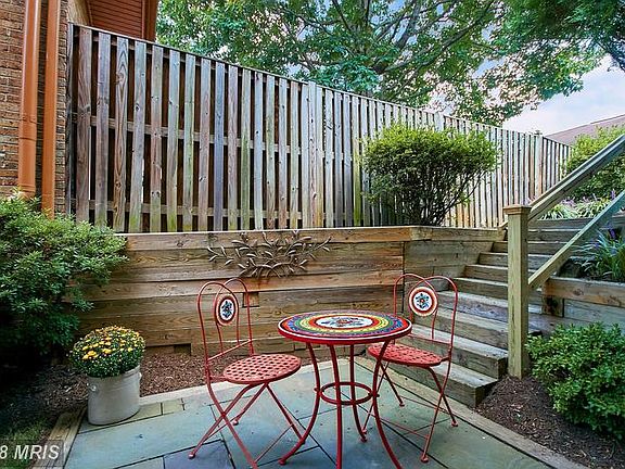 Side Yard Patio