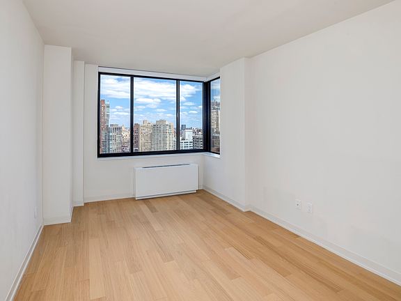 3rd image of 1 Columbus Pl APT N32a