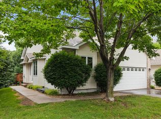 3406 Eagan Oaks Ct, Eagan, MN 55123