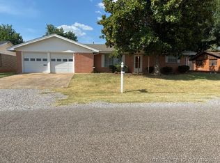905 W Osage St, Marlow, OK 73055