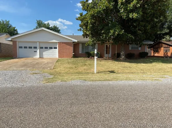 905 W Osage St, Marlow, OK 73055
