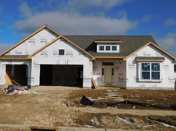 708 North Sparrow WAY, Grafton, WI 53024