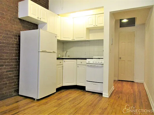 Rented by City Connections Realty | media 14