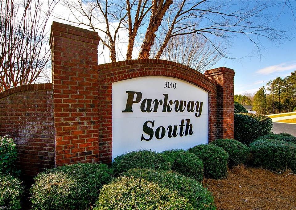1st image of 3140 Zoo Pkwy Unit 902