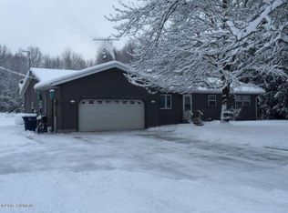 5454 E Sternberg Rd, Fruitport, MI 49415