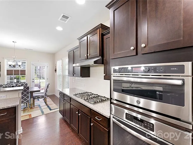 4020 Whittier Ln — Photo 12