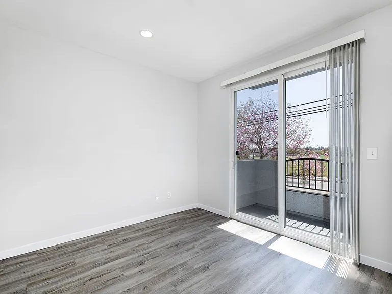 2820 Sawtelle Blvd — Photo 95