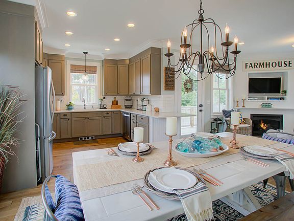 4th image of 7 Horseshoe Ln