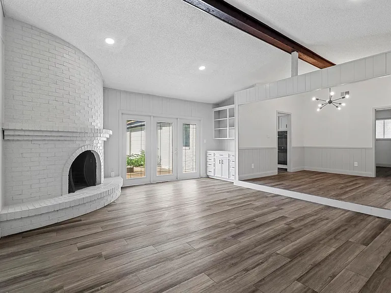 2404 Kentfield Ln — Photo 5