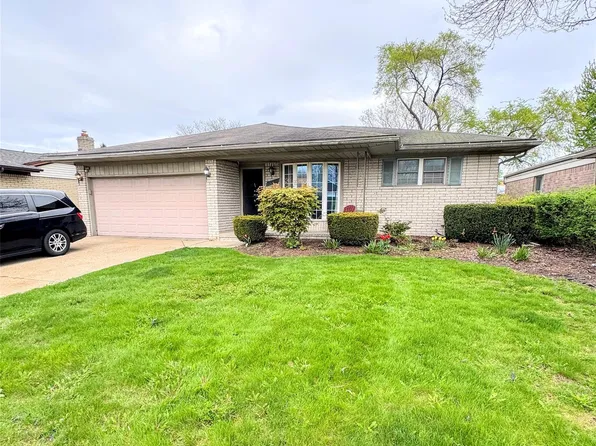 31090 Mc Namee, Fraser, MI 48026