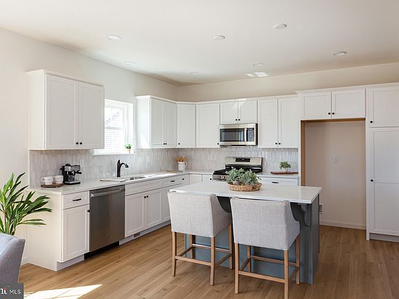 5th image of 306 Wickmere St #68