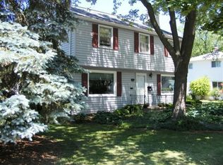 1428 W Oakcrest Dr, Appleton, WI 54914