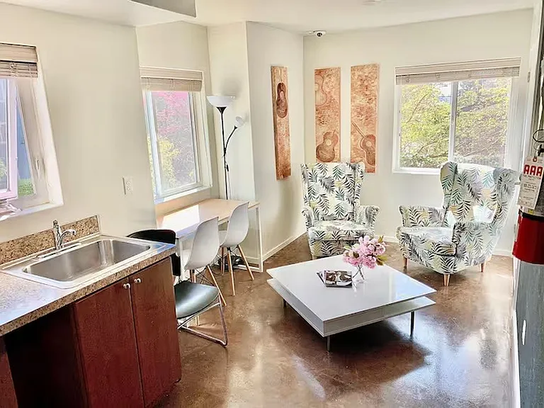 Soleil Apartments — Photo 12