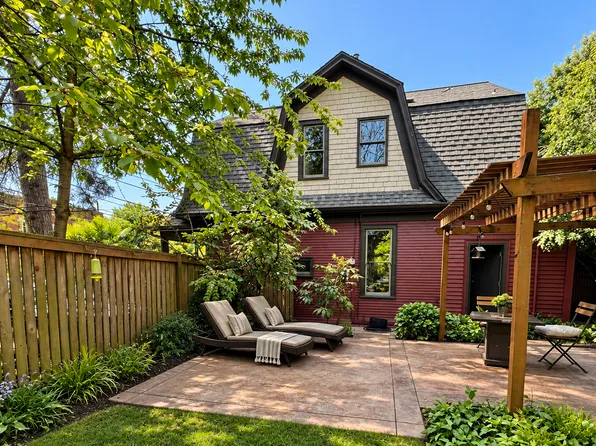 1116 E Denny Way, Seattle, WA 98122