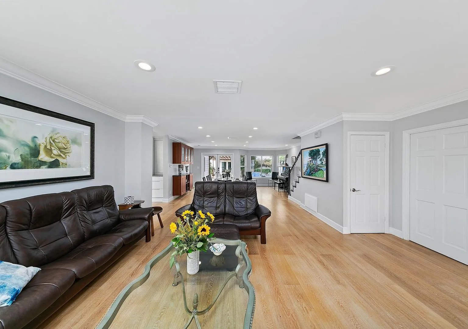 250 Soledad Place — Photo 4
