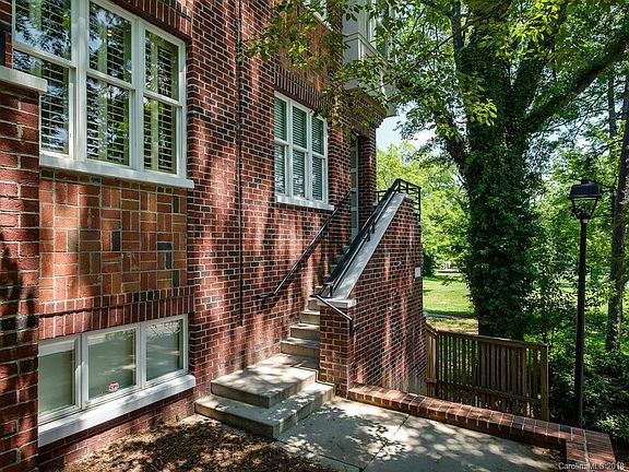 3rd image of 100 Laurel Ave #117
