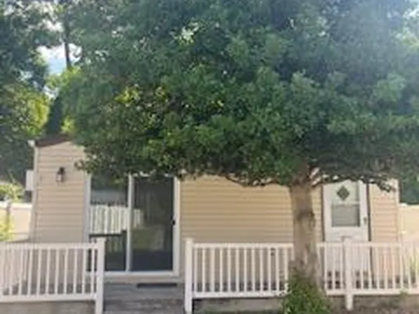 158 Continental Ave, East Northport, NY 11731