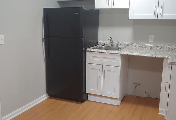 5th image of 417 Barton Dr #D5