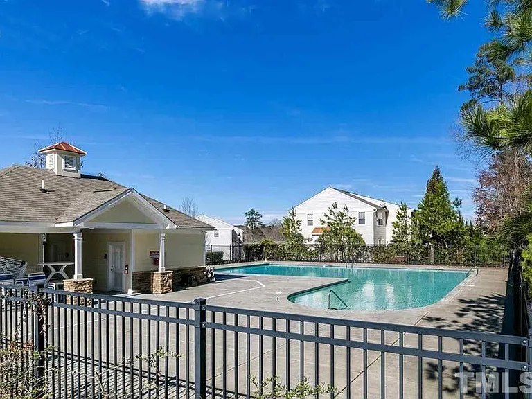 Excellent Location and easy commute to Raleigh, Wake Forest, & Durham via Hwy 1, I-540, and Hwy 98,