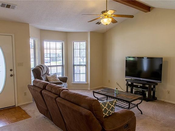 3rd image of 1014 Opal Dr