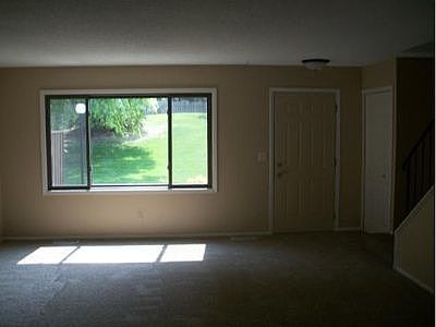 5th image of 185 River Woods Ln
