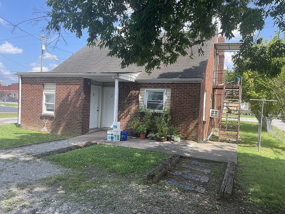 2nd image of 412 S Maple St