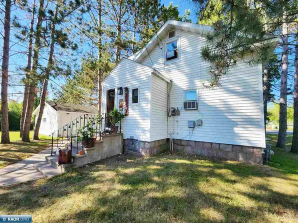 1302 2nd St W, Eveleth, MN 55734