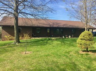12915 Deer Run Rd, Highland, IL 62249