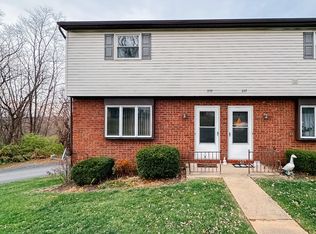 235 Catalpa Ln #235, Red Lion, PA 17356