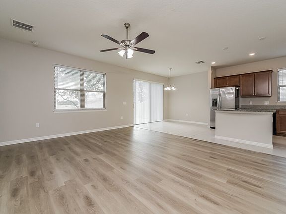 4th image of 1733 Cayman Cove Cir