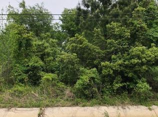 220 Terrace Ave, Waveland, MS 39576