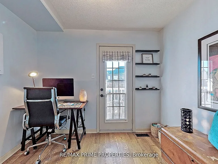 42 Cornell Meadows Ave — Photo 6
