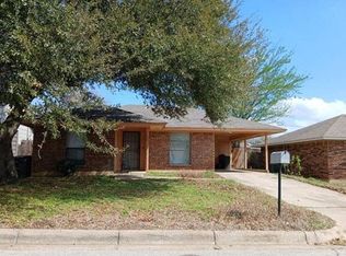 2817 Carten St, Fort Worth, TX 76112