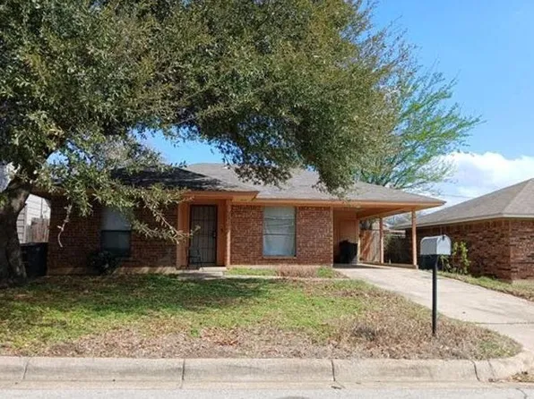 2817 Carten St, Fort Worth, TX 76112