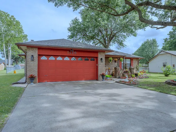 1320 Maple Dr, Miami, OK 74354