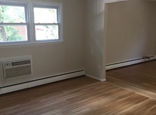 1746 Clintonville St, Whitestone, NY 11357