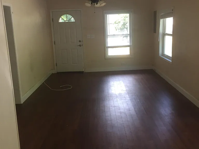 841 W Georgia St — Photo 4
