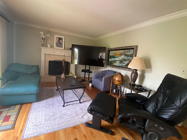 316 Paragon Dr — Photo 7