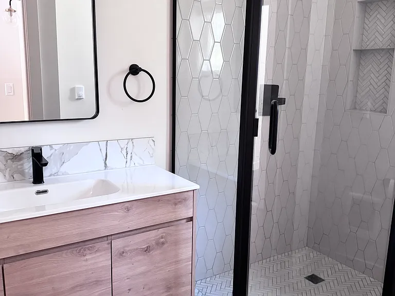 1838 SW Knoll Ave #2 — Photo 5