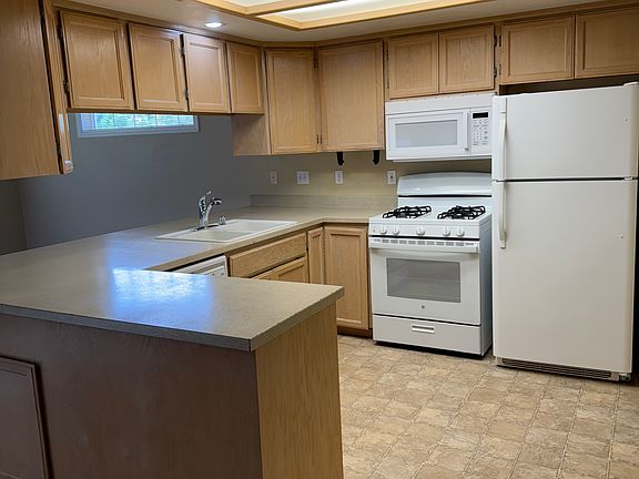 5th image of 12410 132nd Street Ct E #12410