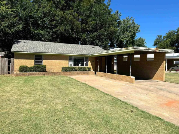 1815 18th St, Woodward, OK 73801