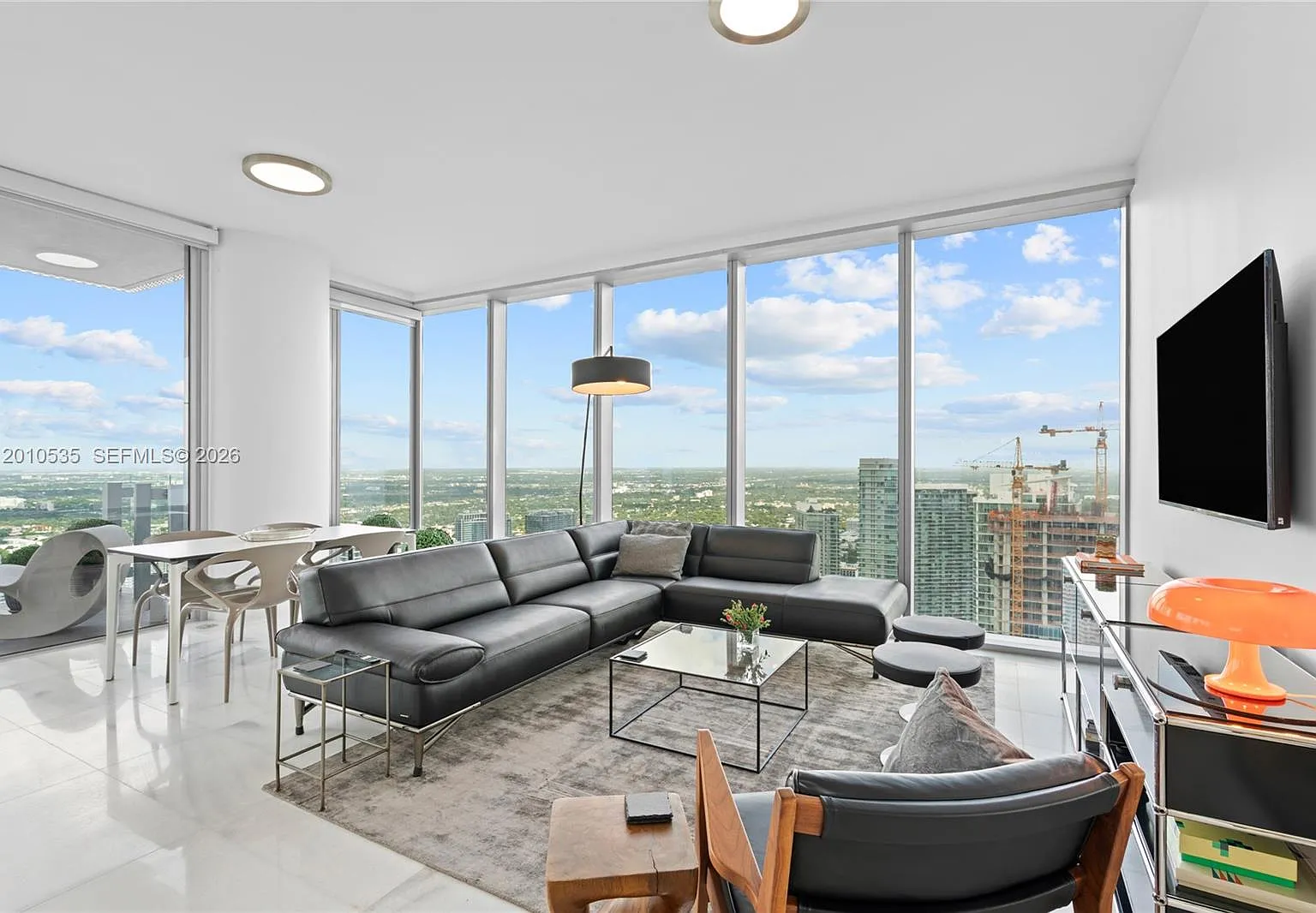 2 bed, 2.0 bath, 1150 sqft, $9,850 — Photo 4
