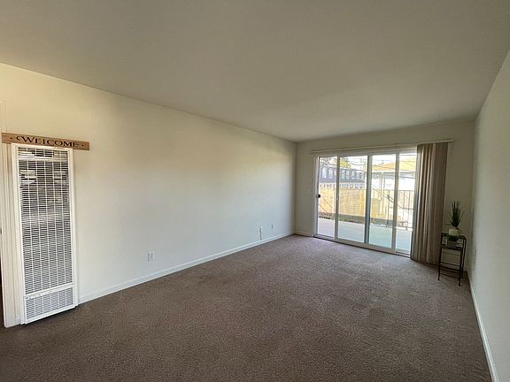 2nd image of 104 Washington St APT 6