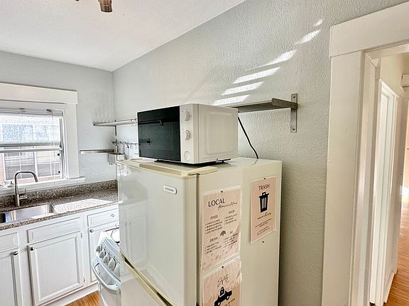 4th image of 859 47th St #A