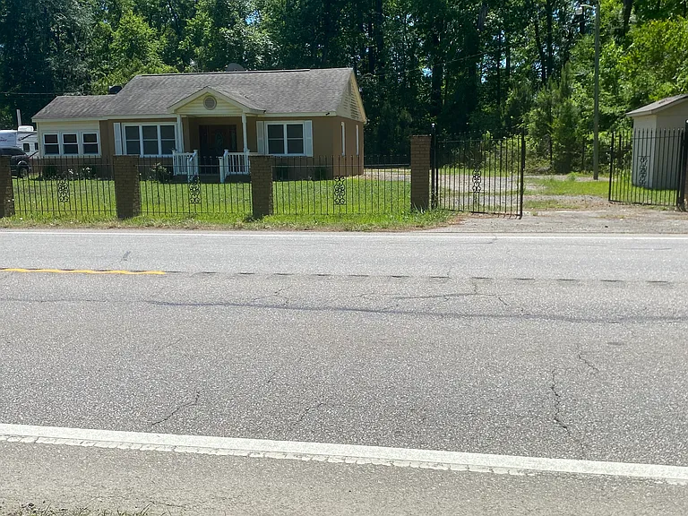 6041 Bluff Rd — Photo 17