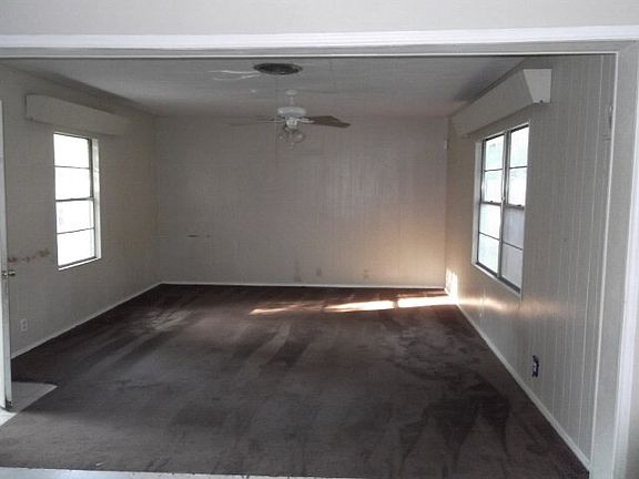 2nd image of 56 Pin Oak Ct