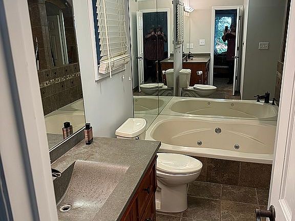Master Bathroom Upstairs