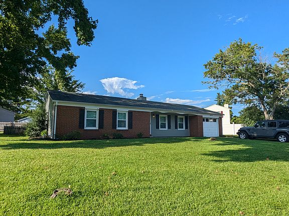 3rd image of 5876 Goolagong Dr