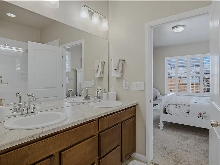 11825 Sandcastle Ct — Photo 18